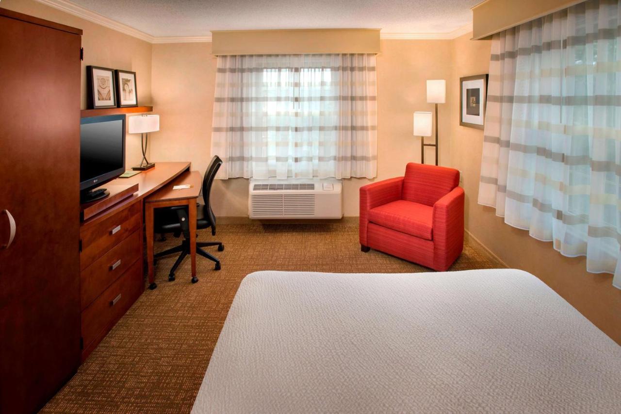 Sonesta Select Boston Danvers Bagian luar foto